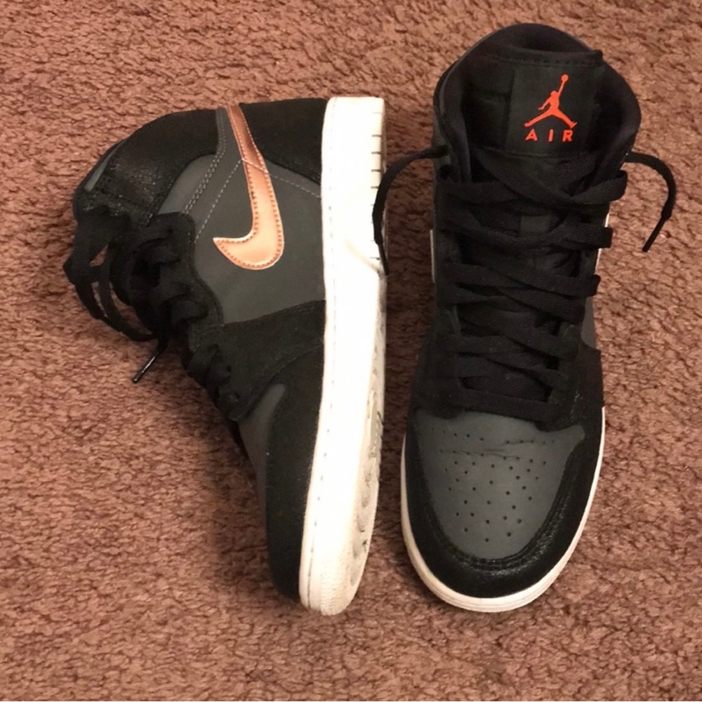 Air Jordan 1 Retro high bronze swoosh